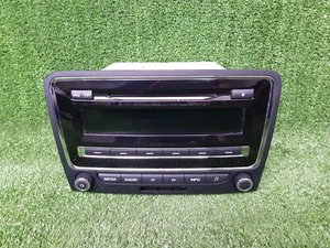 Skoda 3t0 035 161 K 28390519 3t0035161k Original Car Radio - Picture 1 of 7