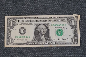 2001 $1 Dollar Note Federal Reserve Error Note Fold Cut - Picture 1 of 6
