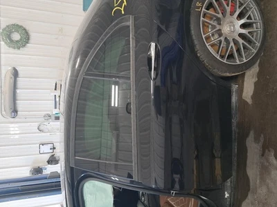 Conjunto de puerta trasera izquierda usado lado trasero se adapta a: Mercedes-benz Mercedes clase c 2017 Foto 1 de 4