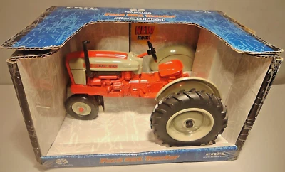 ERTL FORD 961 NUEVO HOLANDA TRACTOR AGRÍCOLA 1/16 FUNDIDO A PRESIÓN Foto 1 de 4