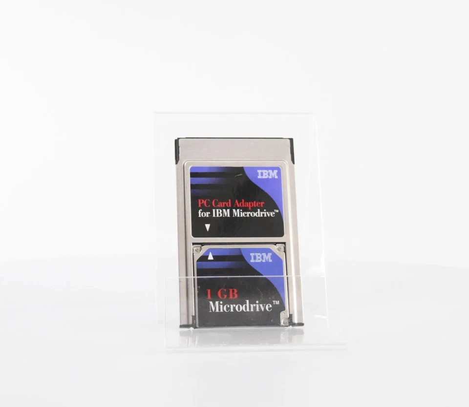 IBM 1 GB Microdrive - Travel Kit (7527A001) - Image 1 of 1