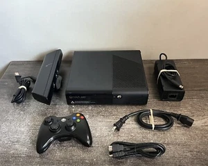 Microsoft Xbox 360 Slim E 4GB Console Kinect Bundle With Controller & Cords - Picture 1 of 8