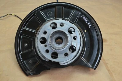 2014 W212 MERCEDES BENZ E63 AMG 4MATIC RIGHT PASSENGER SIDE SPINDLE KNUCKLE HUB - Image 1 of 4