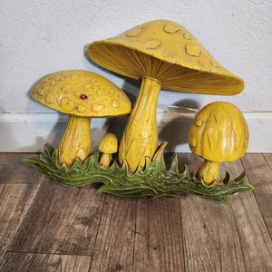 1970's Vintage - DART INDUSTRIES MUSHROOM Wall Hanging PLAQUE Plastic Decor - Picture 1 of 7