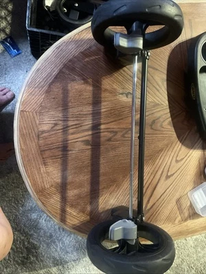 Ruedas traseras y eje estándar para cochecito Graco Verb Click Connect Foto 1 de 4