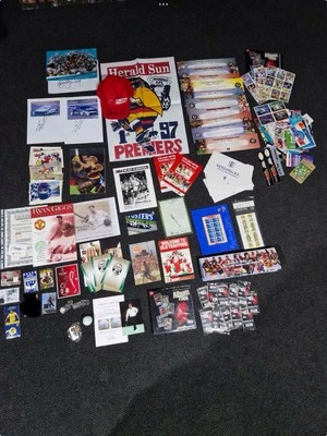 Mixed Sports Memorabilia Lot 15+ Autographs - image 1 of 4