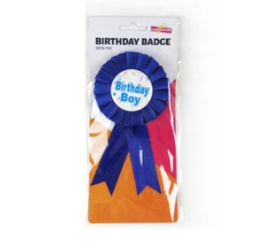 "BIRTHDAY BOY" BADGE RIBBON BLUE BIRTHDAY RIBBON SAFETY PIN PARTY BADGE | HYT - Foto 1 di 3