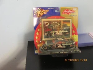 2001 Winners Circle Sam Bass Art Print Series Dale Earnhardt READY 1:43 car - Picture 1 of 3
