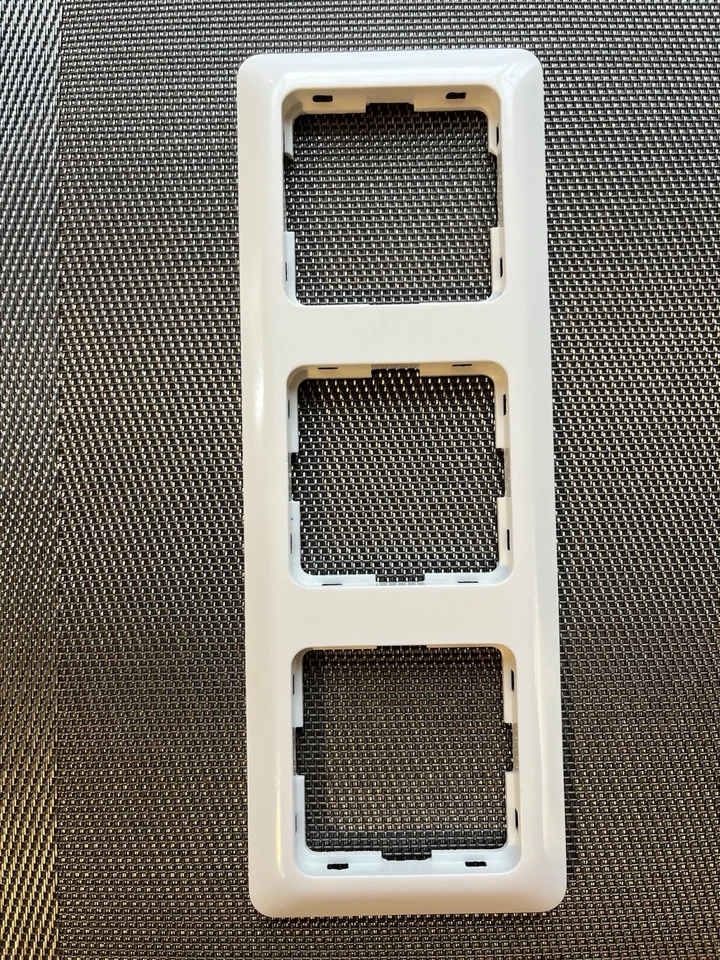 Berker Modul 2  3-fach Rahmen polarweiss 21778 neuwertig - Bild 1 von 1