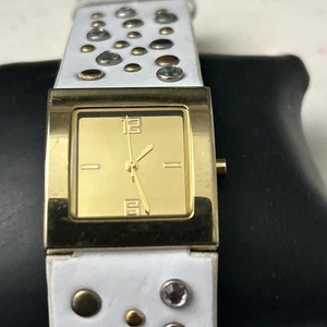 Woman’s White Fashion Watch NEW BATTERY  - Picture 1 of 9