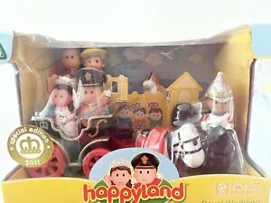 Happyland Royal Wedding set. With Extra Details And Queen In Yellow Hat!!!!