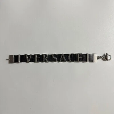 💎 范思哲黑色皮革标志手链 8.5 英寸。 100%正品 — 第 1/4 张图片