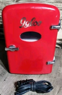 Mini nevera Igloo con cable de CA funciona Foto 1 de 4