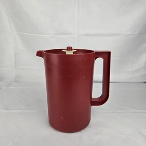 Vintage Tupperware Red Pitcher #1676-2 with Push Button Lid Canada Vintage - Bild 1 von 11