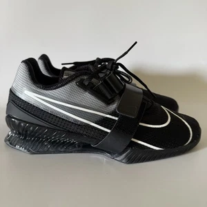 Nike Herren Größe 7,5 Romaleos 4 Gewichtheben Schuhe schwarz/weiß CD3463-010 NEU - Bild 1 von 8