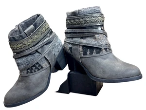 Wallflower Women's Straps Embellish Braided Hildred Booties Boots Grey SZ 10 M - Picture 1 of 10