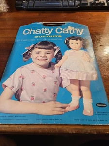 CHATTY CATHY CUT-OUT 45 KOSTÜME UND ZUBEHÖR VINTAGE 1961 - Bild 1 von 2