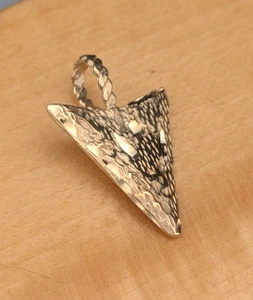 14k Yellow Gold Diamond Cut Arrowhead 16x27mm Pendant ~ 1.9g - Picture 1 of 6