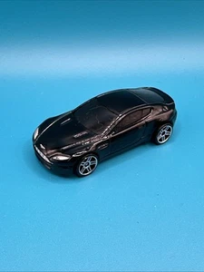 Hot Wheels xxx Aston Martin V8 Vantage schwarz - Bild 1 von 5