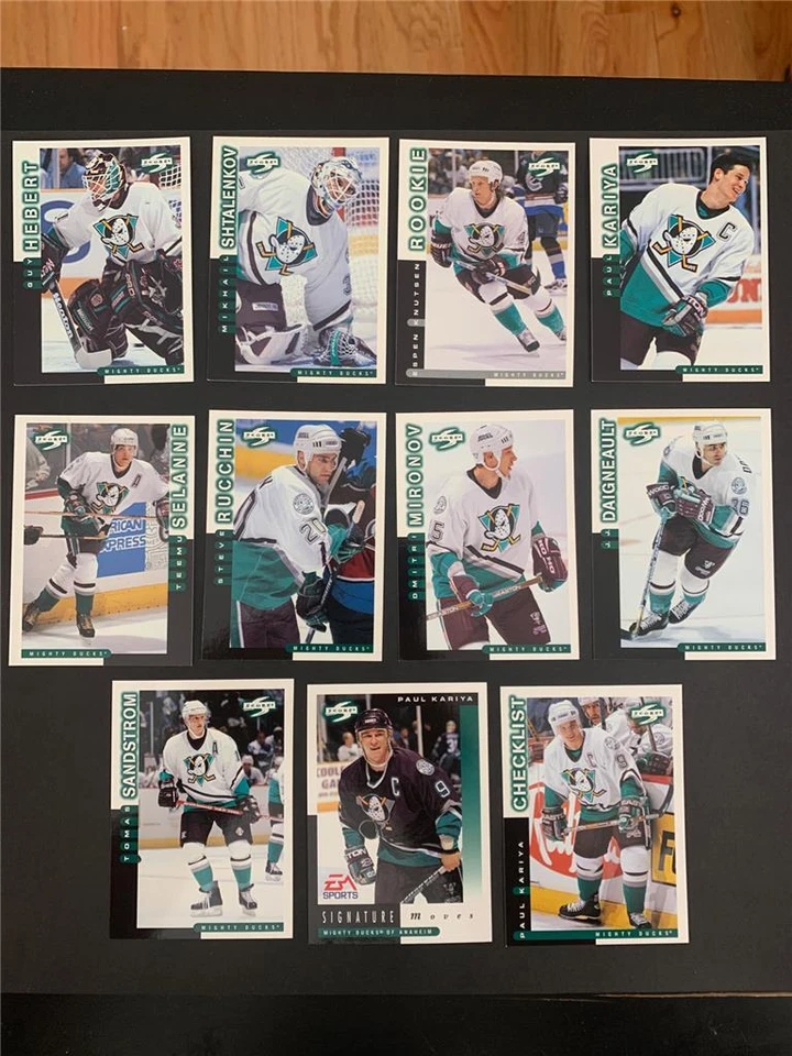 1997-98 Score Anaheim Mighty Ducks Team Set 11 Cards - Image 1 of 1