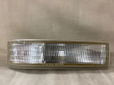 Chevrolet Astro 2002 señal de giro luz de estacionamiento lado del pasajero TYC mercado de accesorios usado Foto 1 de 4