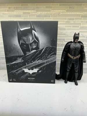 Figura de acción de Batman Hot Toys DX19 The Dark Knight Rises: 1/6 con capa de terciopelo Foto 1 de 4