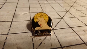 Breathless Mahoney/Madonna 1990 Walt Disney Dick Tracy Movie Metal Hat Lapel Pin - Picture 1 of 3