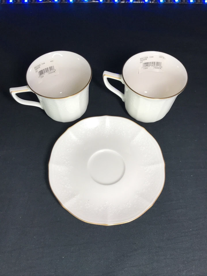 2 Dinner Plates Noritake Chandon Ivory China 7306 Gold Rim Japan