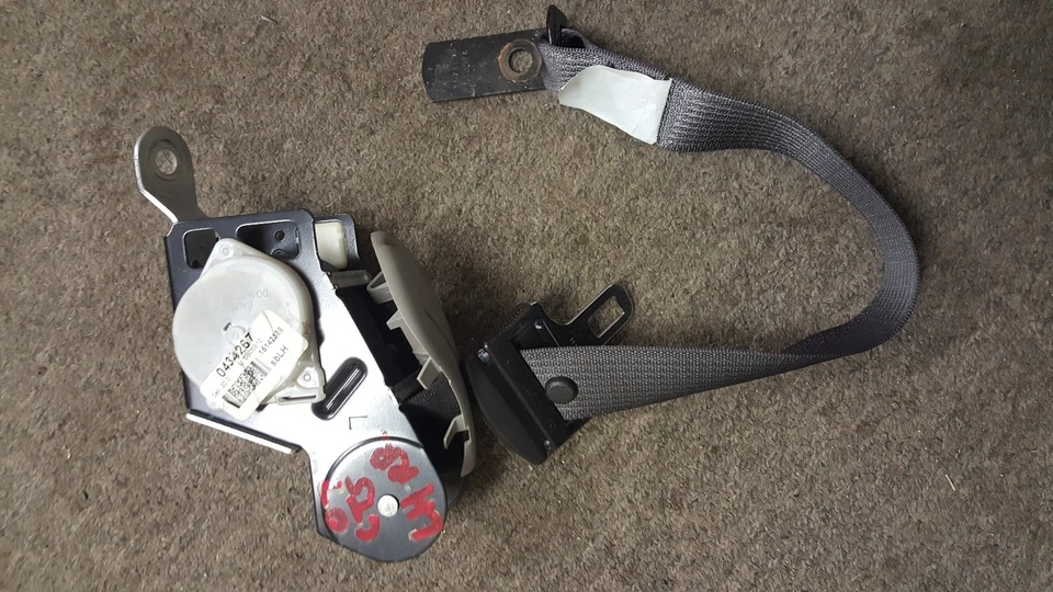 2003 2004 2005 2006 2007 CADILLAC CTS CINTURÓN SEGURIDAD TRASERO IZQUIERDO (15142389) Foto 1 de 2