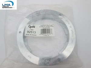 2 x GROTE 92513 THEFT-RESISTANCE MTG FLANGE FOR 4" ROUND LAMP *** NEW - Picture 1 of 2