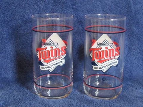 (2) Union 76 Minnesota Twins 1991 World Series Champions Glasses Excellent+ Cover