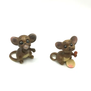 Pair of Vintage Small Hard Plastic Christmas Mice Eating Mouse Blowing Bubble - Picture 1 of 9