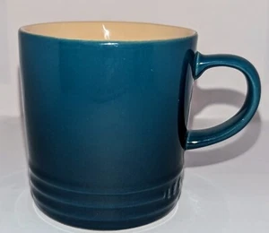 Le Creuset Deep Teal Becher Kaffee Tee Tasse 350 ml 12 Unzen Sekunde NEU Neu mit Etikett makellos ombre - Bild 1 von 8