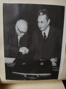 Foto da Repubblica, 1963 Aldo Moro e Pietro Nenni nascita centro sinistra 56- A5 - Foto 1 di 1