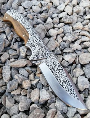 Custom Handmade Engraved Fixed Blade Skinner Hunting Bowie Knife – Collectible  - Image 1 of 4