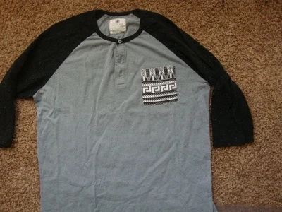 Camisa masculina On The Byas manga 3/4 com design de bolso asteca TAMANHO XL NOVA SEM ETIQUETAS - Imagem 1 de 3