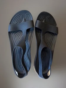 Sandalias de tanga Crocs Sexi Serena negras abatibles para mujer 7 cómodas correa en T con correa trasera - Imagen 1 de 6
