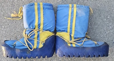 Vintage 1970s Moon Boots Size 9 Blue Yellow Retro Apres Ski Winter Snow Boots  - Image 1 of 4