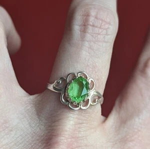Sterling Silver Oval Green Peridot Scroll filagree Accented Band Ring 925 Size 7 - Picture 1 of 12