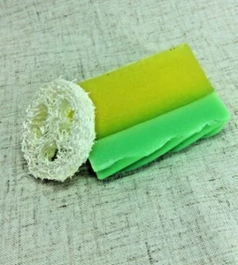 Vegan,Cruelty Free Soap Bar 100g with 1cm Loofah Soap Drier  -  Tropical Pomelo - Picture 1 of 8