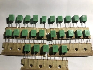 (25) Vishay 0,015 uF 400 V 5 % J 400 metallisierte Polyfolienkondensatoren 0,015 15 nF - Bild 1 von 3