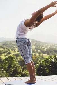 Lululemon Retreat Yogi Capri Leggings Size 4 Gray Blue Yoga Pants Athleisure - Picture 1 of 13