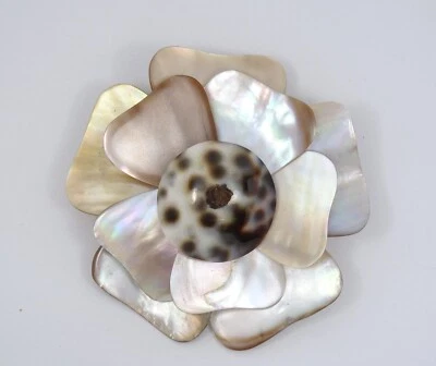 NATURAL MADRE DE PERLA Y CONCHA IMPRESIONANTE BROCHE FLOR ~2.5" Foto 1 de 4
