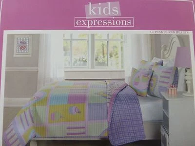 4 pcs Kids Expressions CUPCAKES AND HEARTS Full Quilt, Shams & Decor Pillow NEW - Image 1 of 4