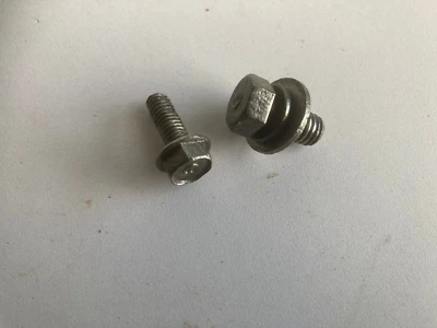 Оригинальные болты крепления коробки аккумулятора Honda XL250 S 10 мм пара - Изображение 1 из 2