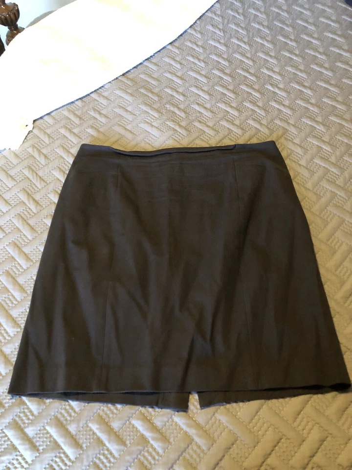 Falda Traje Negra Usada Banana Republic Talla 14 Foto 1 de 3
