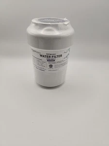 AmazonBasics Replacement GE MWF Refrigerator Water Filter - Premium Filtration - Picture 1 of 4