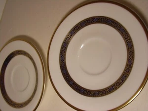 Royal Doulton Harlow H5034 Tea Cup Saucer (Pair) Dark Blue&Gold on white Vintage - Picture 1 of 13