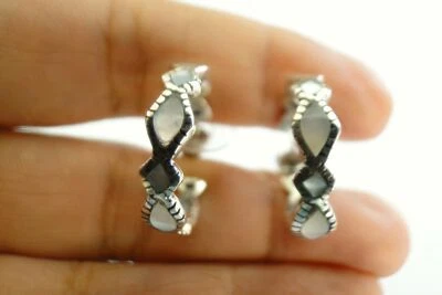 Pendientes de aro de plata de ley 925 con incrustaciones de madreperla Foto 1 de 4