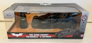 NEW Jada Toys 98261 Batman Dark Knight BATMOBILE 1:24 DieCast w/Batman Figure